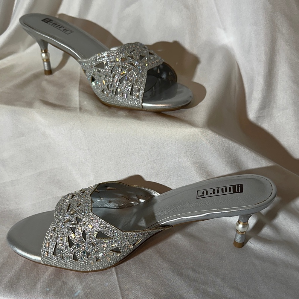 IDIFU Silver Embellished Heels